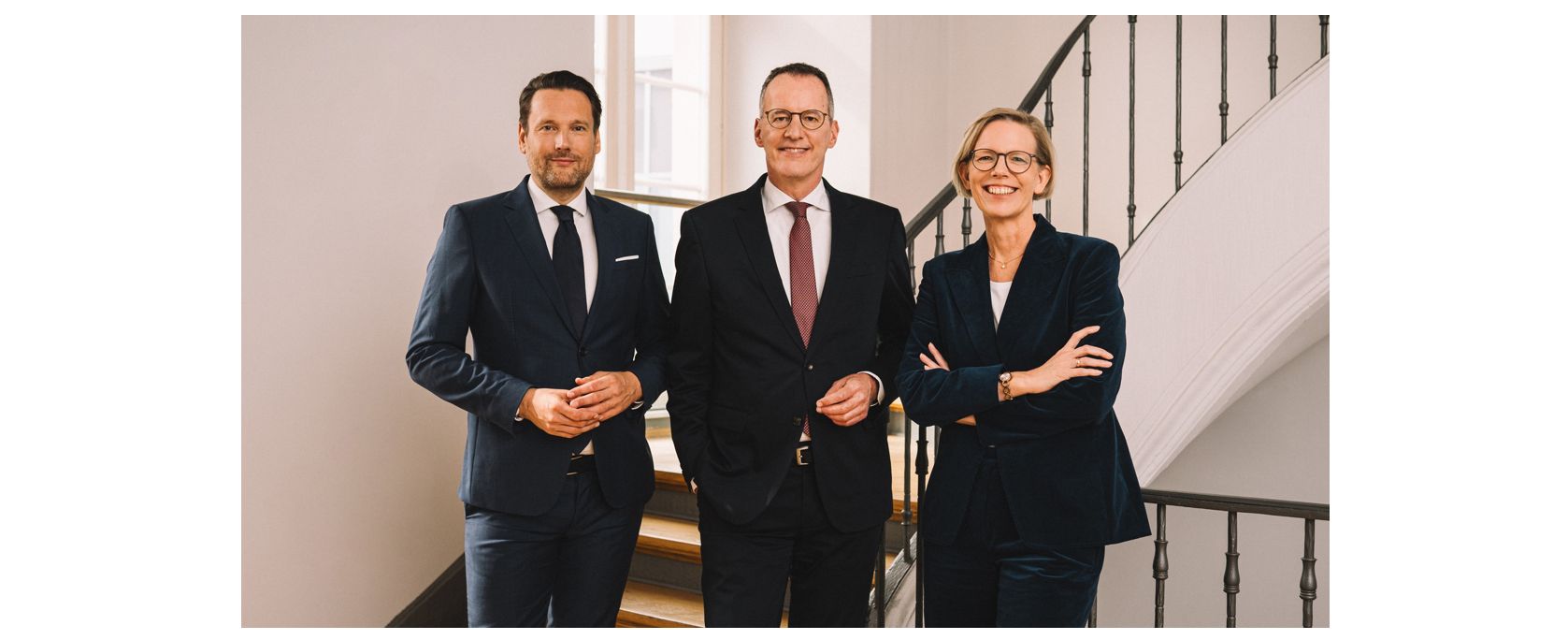 Minister Michael Ebling mit den Staatssekretären Simone Schneider und Daniel Stich.